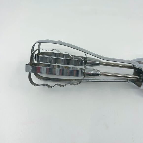 Flint Manual Hand Mixer Ekco Beater Stainless with Black Handles, Made in USA - Picture 5 of 6